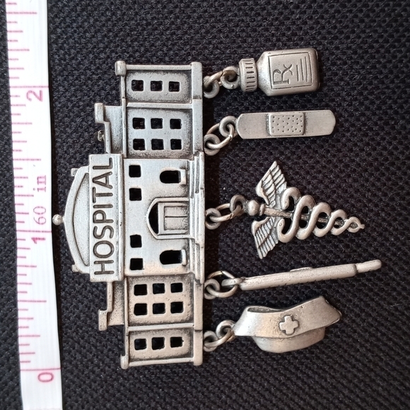Vintage Metal Hospital brooch - Picture 2 of 4